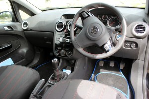 cruise control, safety learner car in leicester, easily adjustable driving school car for short people